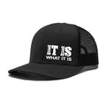 IT IS WHAT IT IS Printed Mesh Trucker Hat - Justerbar, Åndbar Baseballkasket til Afslappet Udendørsbrug, Unisex Solbeskyttelse